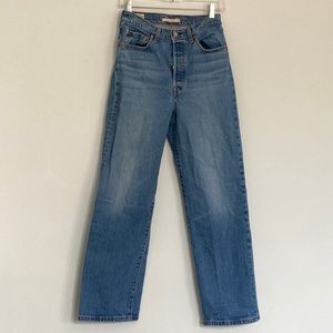 Levi’s Ribcage Straight Jeans